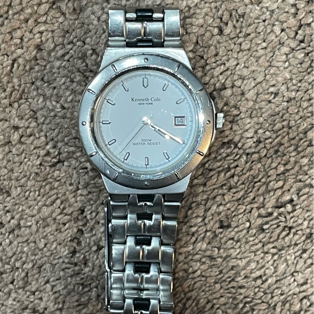 Kenneth Cole New York Men’s Watch silver bracelet